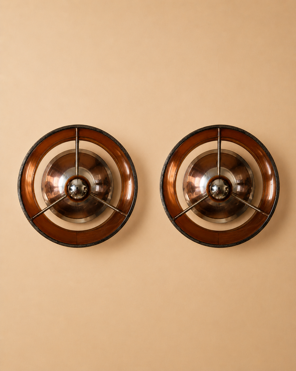 Paire d'appliques en plexiglas et métal — Philippe Rogier, années 1970