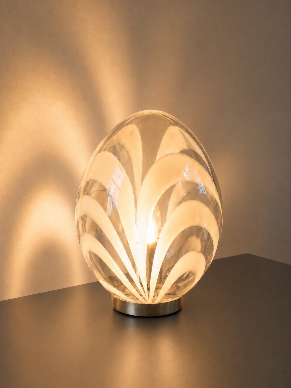 Lampe oeuf sculpturale en verre soufflé de Murano, Éditions Domec, années 1970
