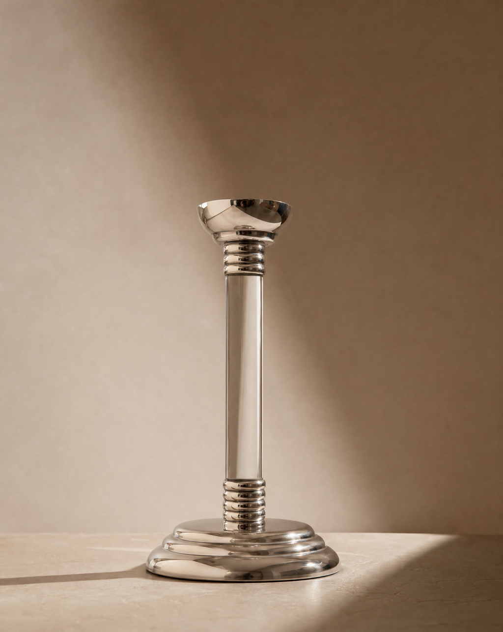 Paire de bougeoirs en lucite et métal argenté — Italie, années 1970